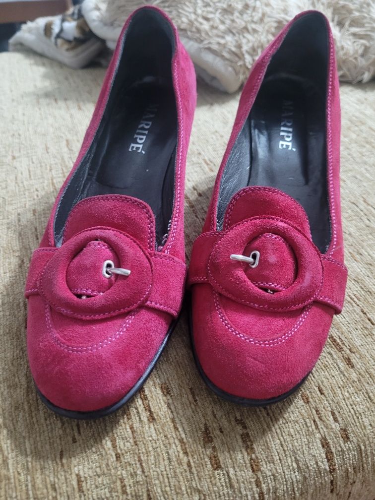 Продам итальянскую женскую обувь размер 35-36
