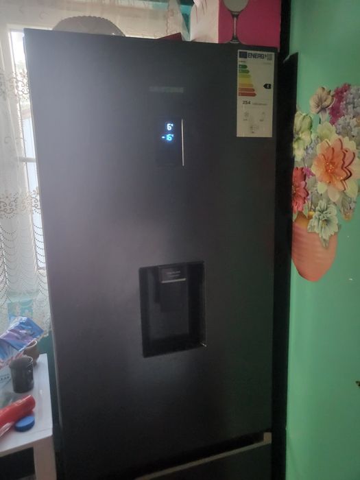 Vând Plasmă,Frigider,Șemineu. Detalii în descriere