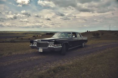 Ретро автомобил Cadillac за сватба, фотосесия, бал