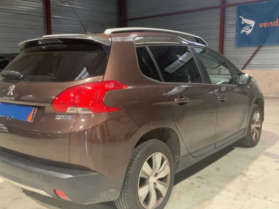 Пежо 2008 1,2VTi