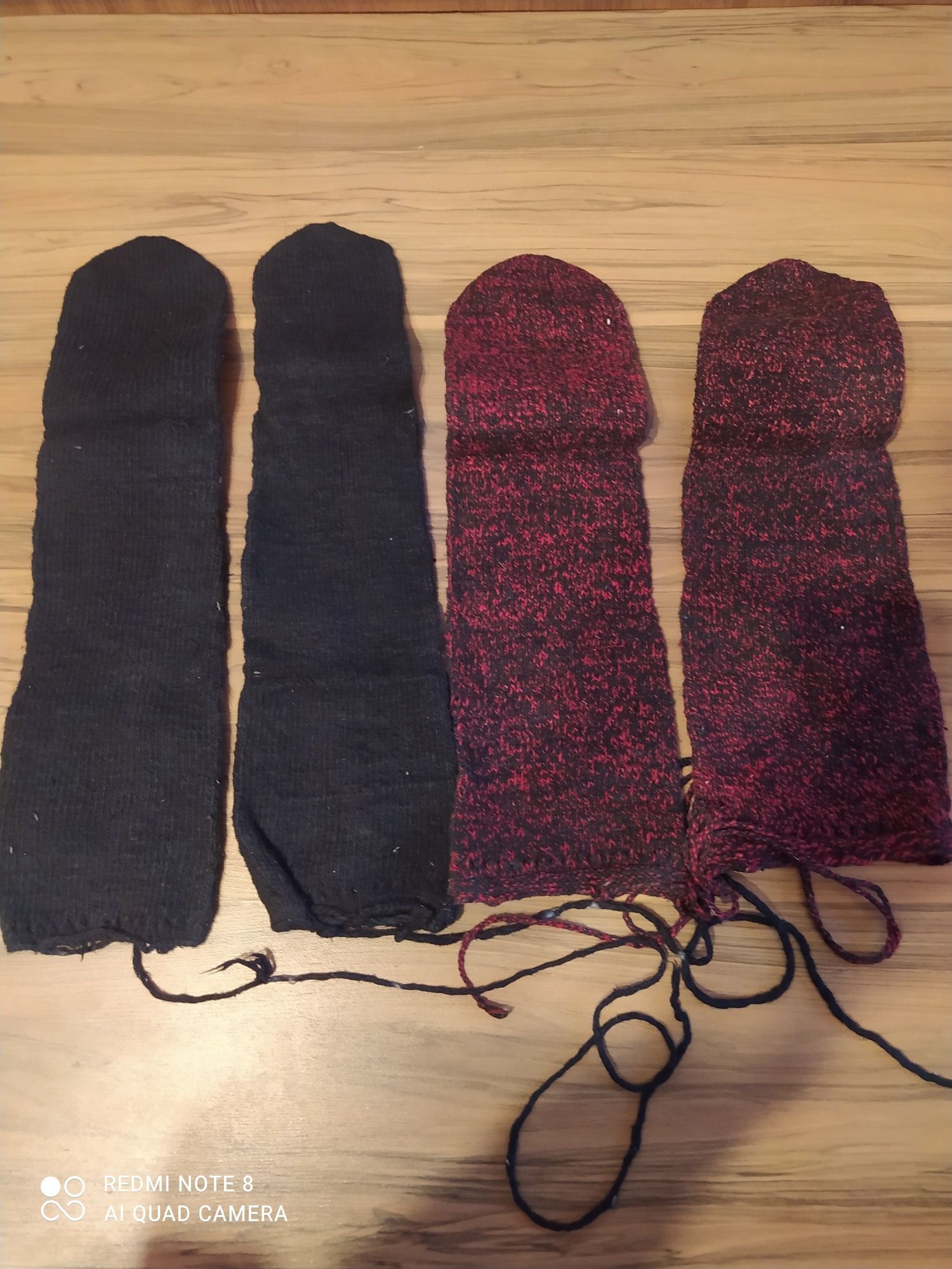 Терлици везани за носия и плетени вълнени чорапи