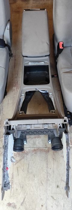 Vând accesorii pentru interior passat B6