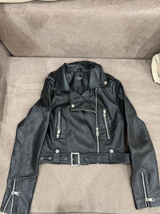 Продава се кожено яке ,носено няколко пъти без забележки.