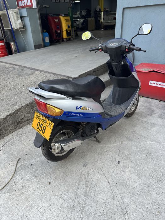 Vand scuter peugeot v-clic