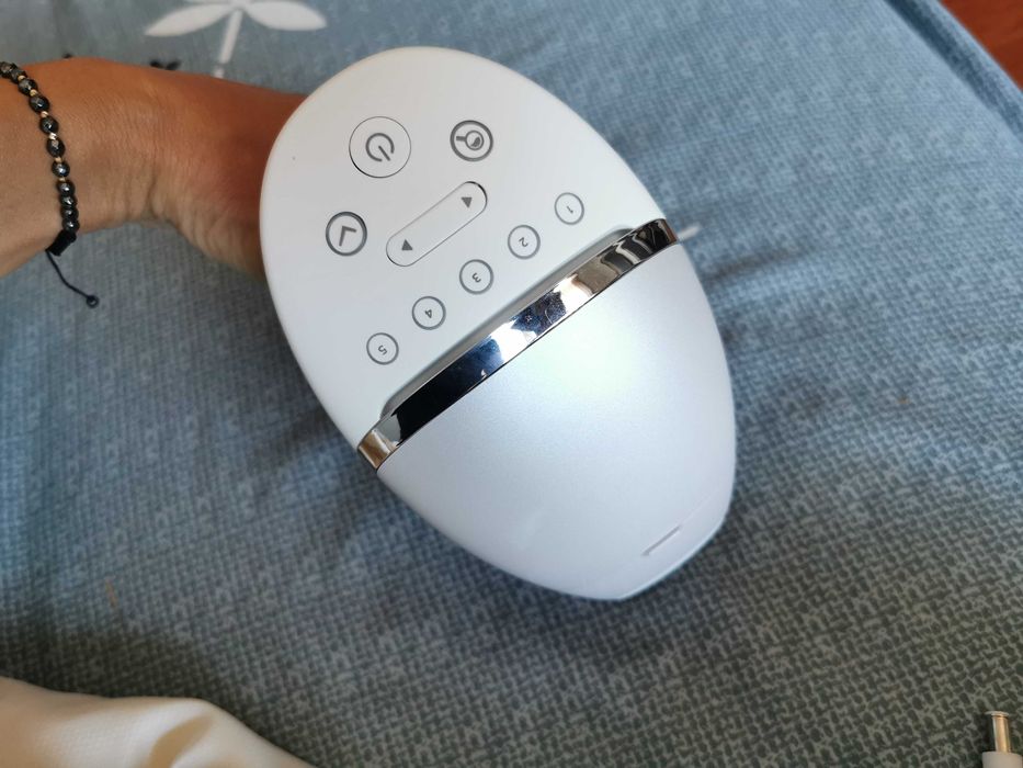 Vând Epilator IPL PHILIPS Lumea seria 8000, BRI940 aflat în garanție