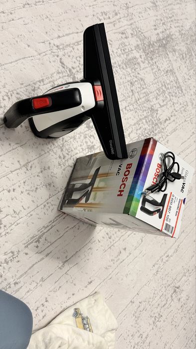 Aspirator geamuri Bosch