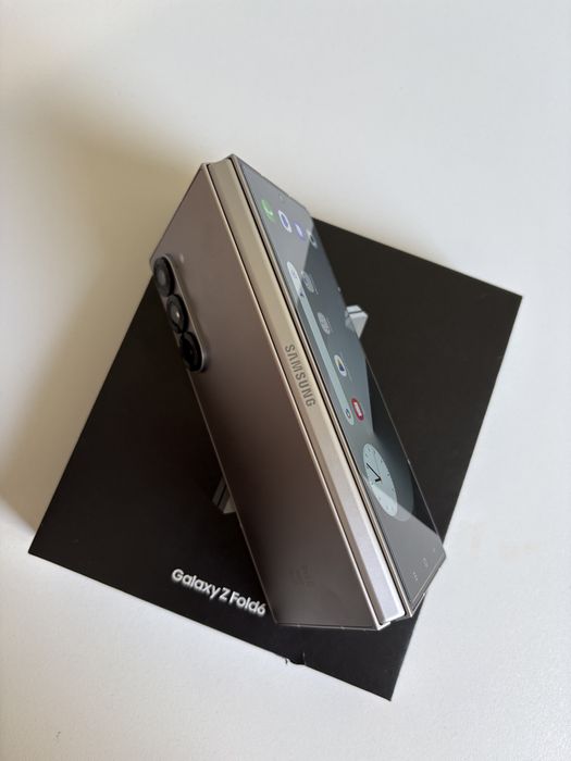 Samsung Galaxy Z Fold 6 512Gb Silver Shadow impecabil