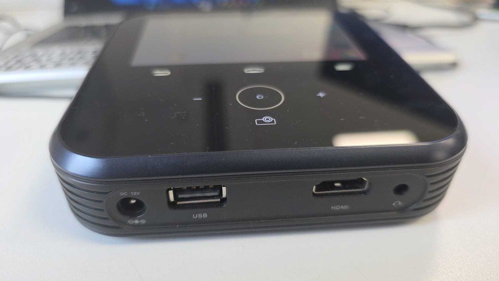 Mini proiector ZTE MF97W
