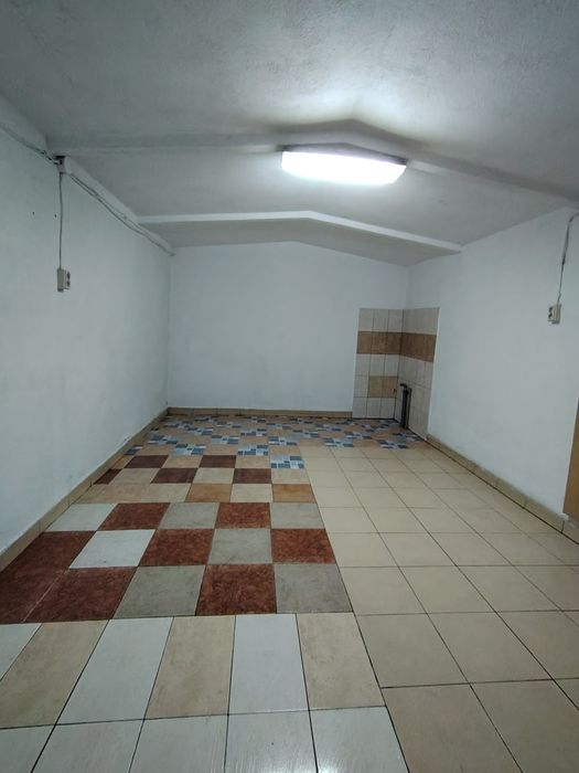 Închiriez garaj depozitare