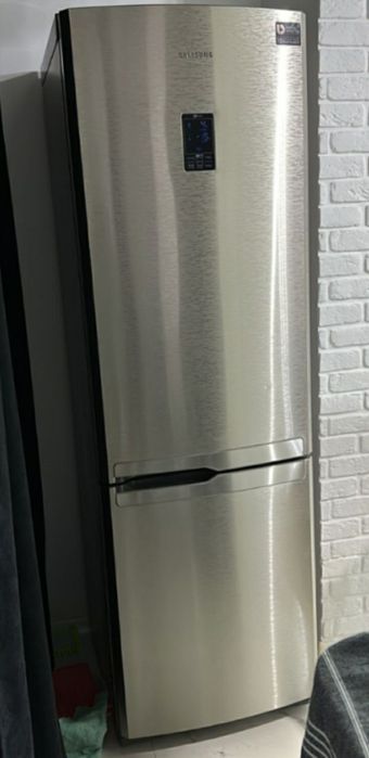 Samsung 1.9м NoFrost investor technology