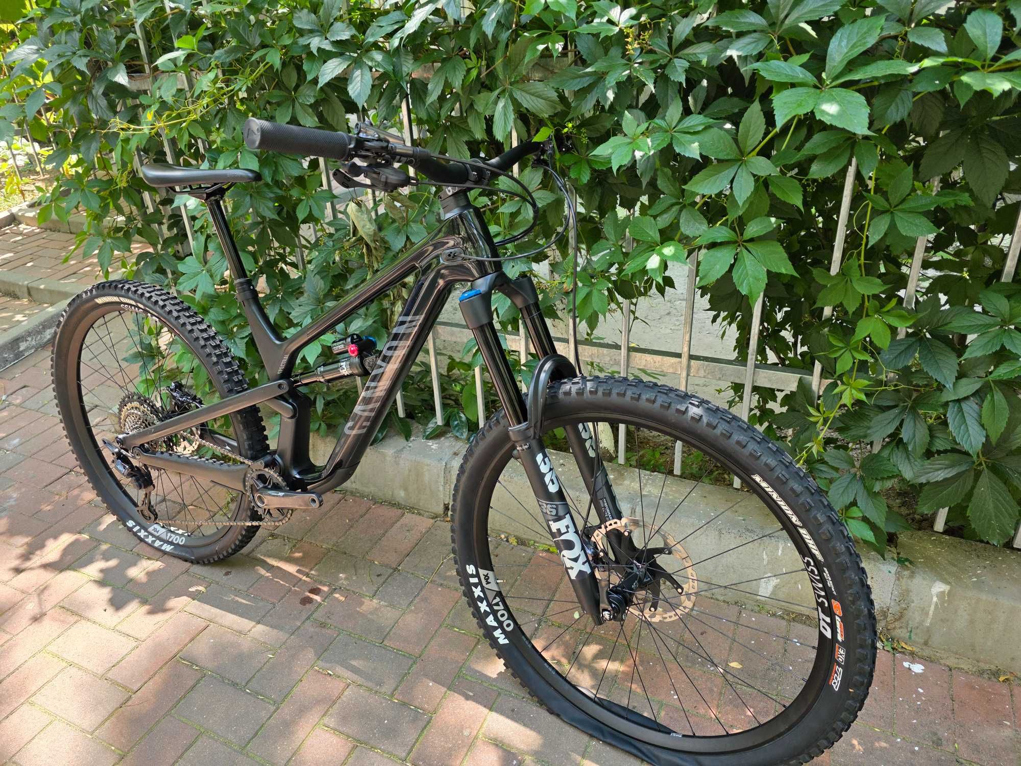 Canyon Spectral 29r carbon