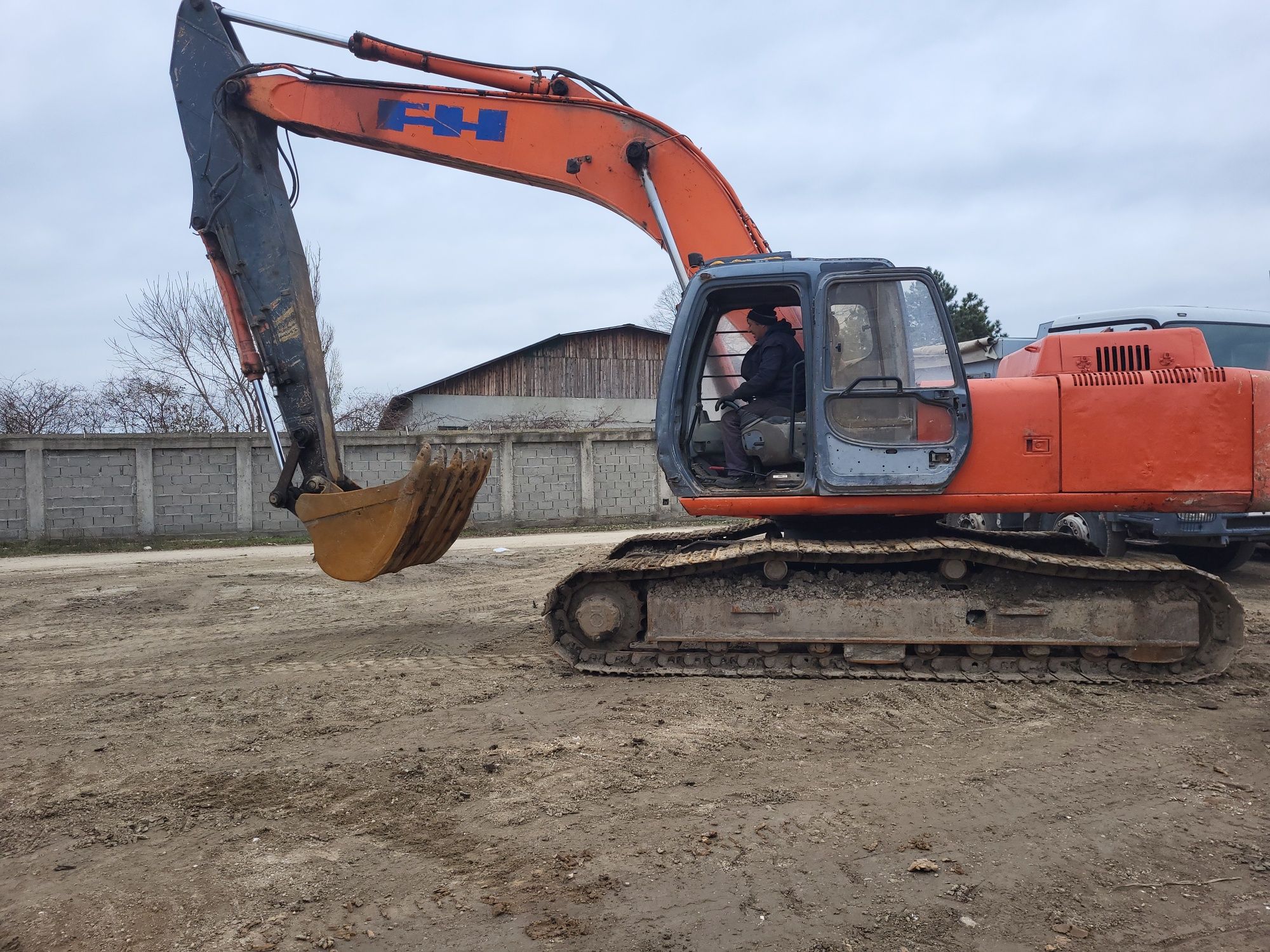 Escavtor Fiat Hitachi 255 EX