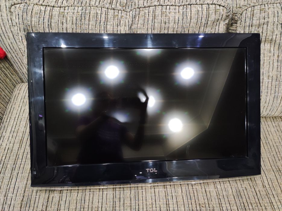 Продам телевизор TCL