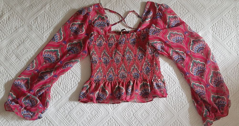 Bluza marimea S din voal  purtată o data