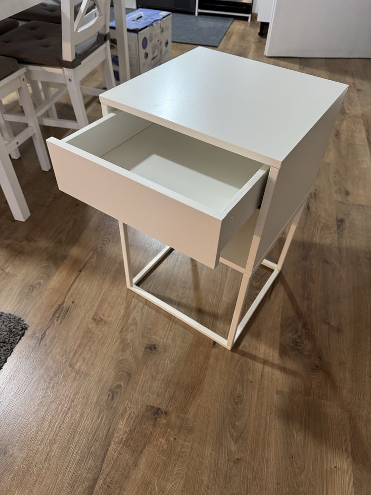 IKEA VIKHAMMER нощно шкафче