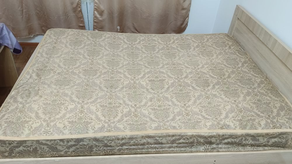 Продам кровать полуторка