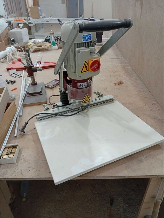 Сверлильно-присадочный станок под петлю