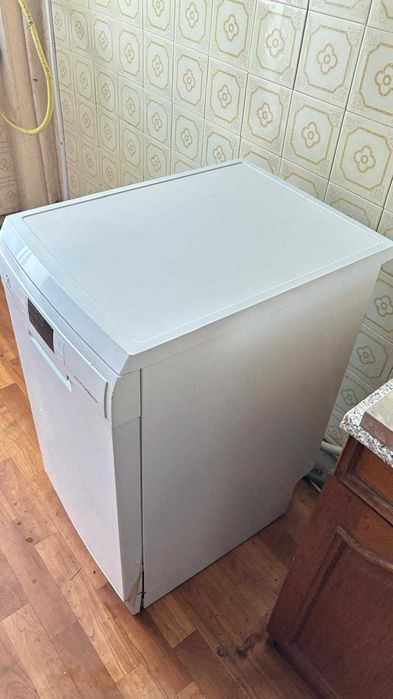 Masina de spalat vase Electrolux ESF4710ROW