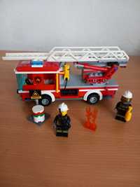 Set LEGO CITY - Masina de pompieri