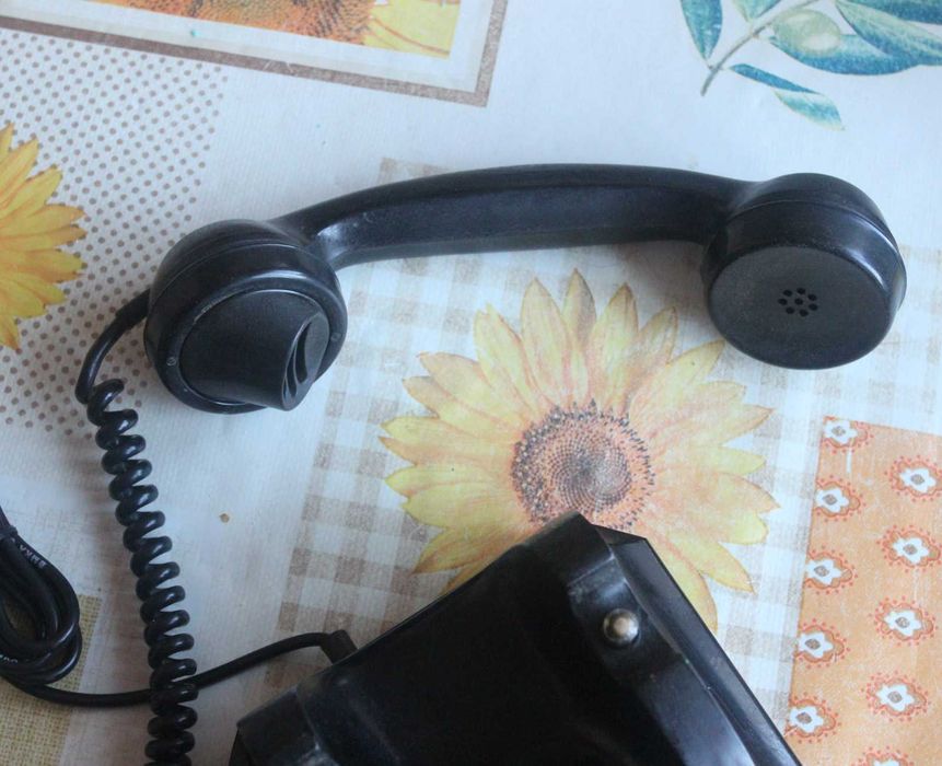 Телефон от бакелит - български