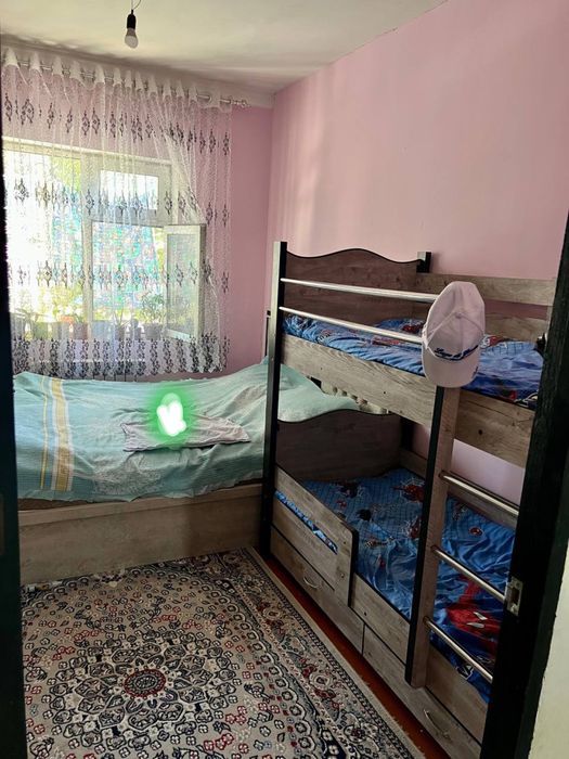 Surochna  troyiskida 2 xonali kvartira sotiladi