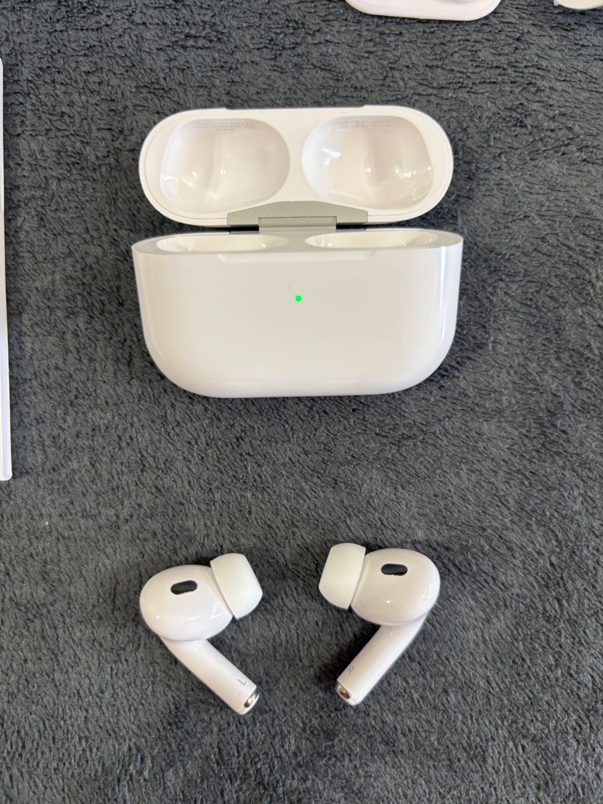 Apple Airpods pro 2 - безжични слушалки