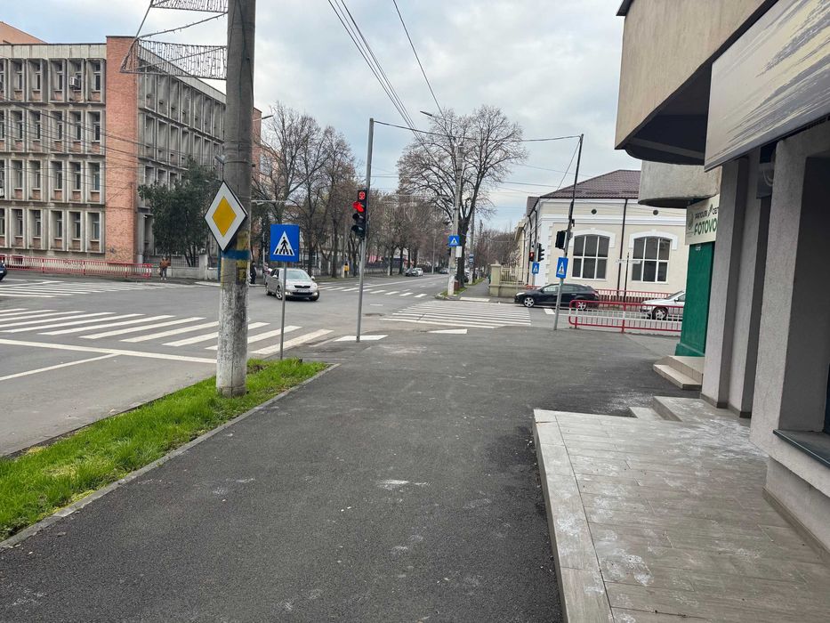 Spatiu comercial 100 mp intersectia  Str. Scolilor -Str.Grivita Braila