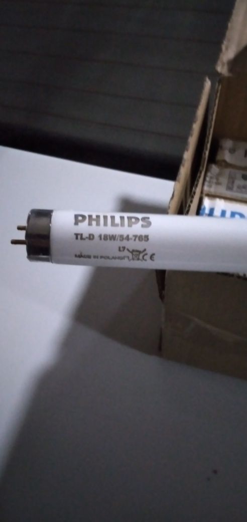 PHILIPS TL-D 18W/54-765 lampa