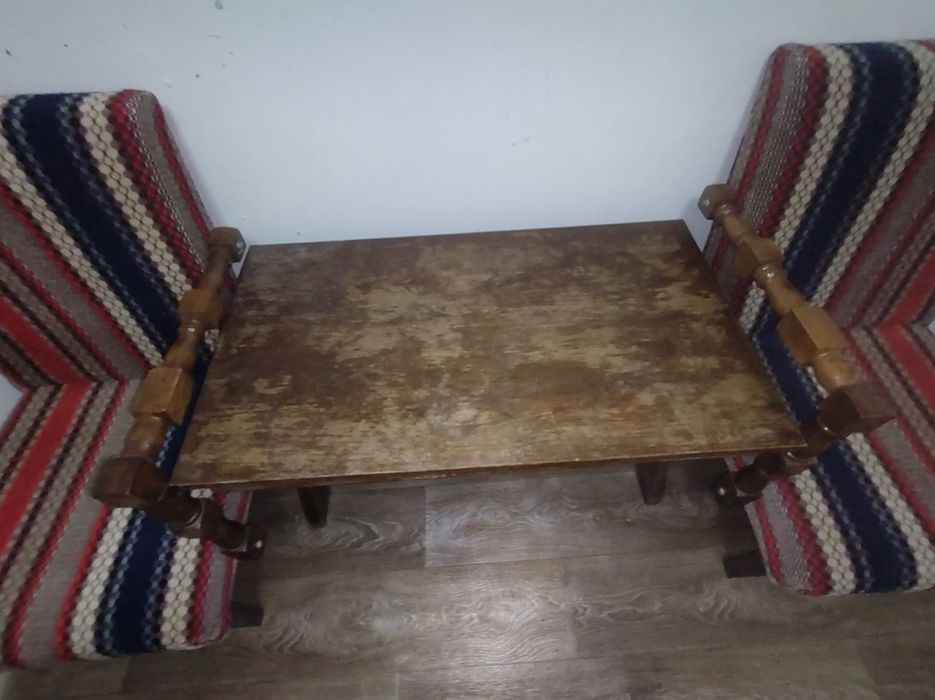 Set Fotolii si masa  vintage calitative cu cotiere