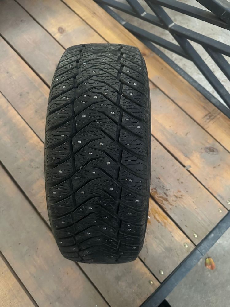 Зимние шины Yokohama Ice Guard IG65 (205/55 R16 94T) с шипами