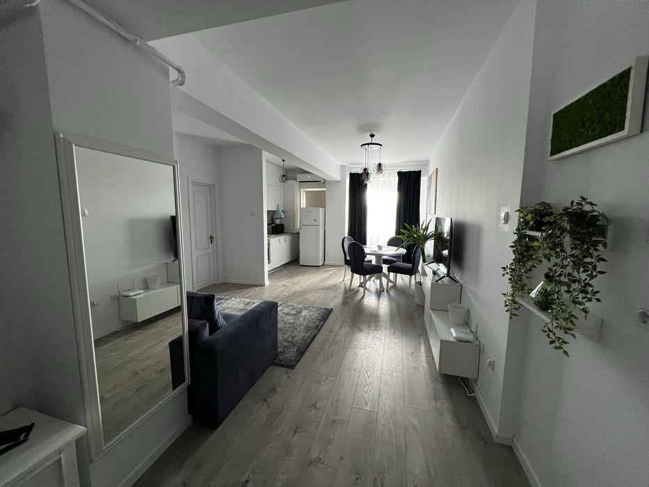 Apartament 3 camere de închiriat