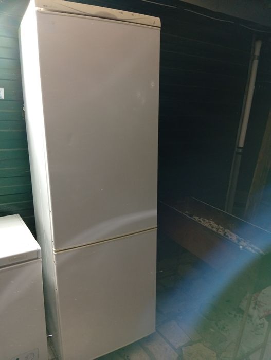 Продам холодильник