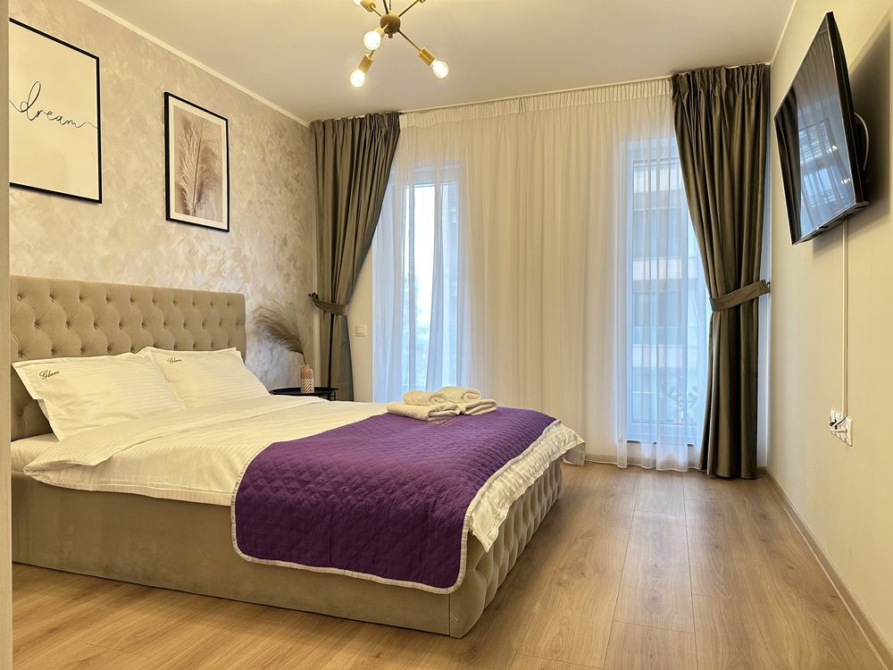 BV LUX ! Apartamente 1-2-3 C Regim Hotelier Coresi by GLAM APARTMENTS