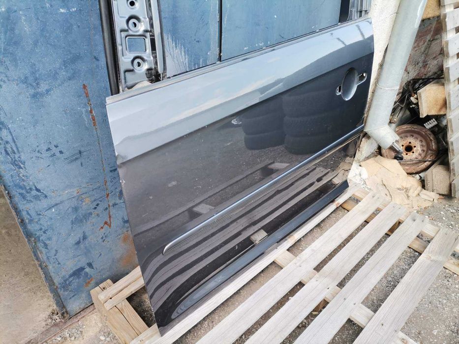 VW Caddy предна лява врата 2016година