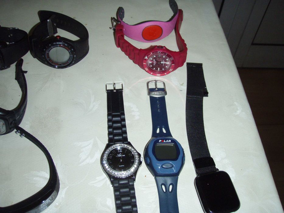 Lot 02 - 10 ceasuri analogice/digitale, netestate