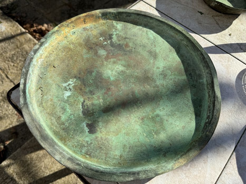 Стари медни военни паници за храна и медна табла