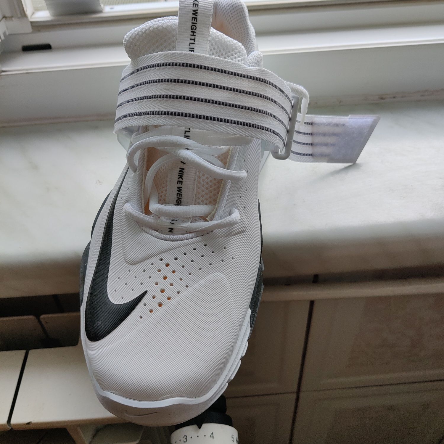 Pantofi sală Nike.Numarul 41