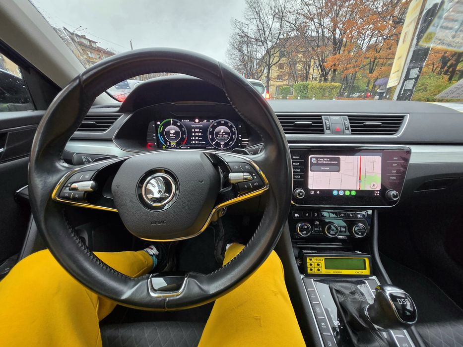 ТАКСИ  Skoda Superb Plug-in hybrid