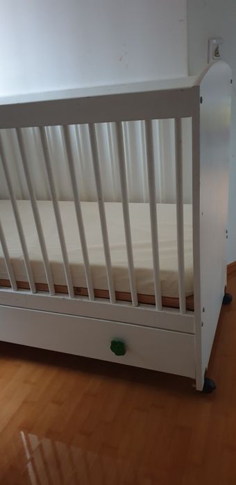 Pătuț alb complet utilat L124 h100 l67
