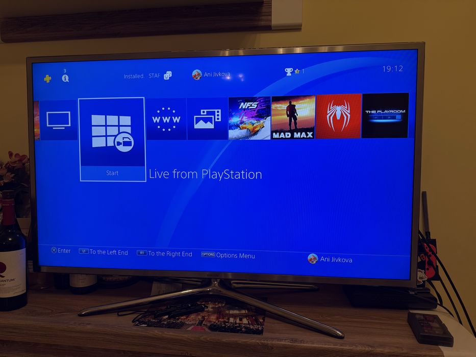 Playstation 4 + 9 игри и джойстик