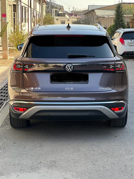 Volkswagen id6 crozz pro