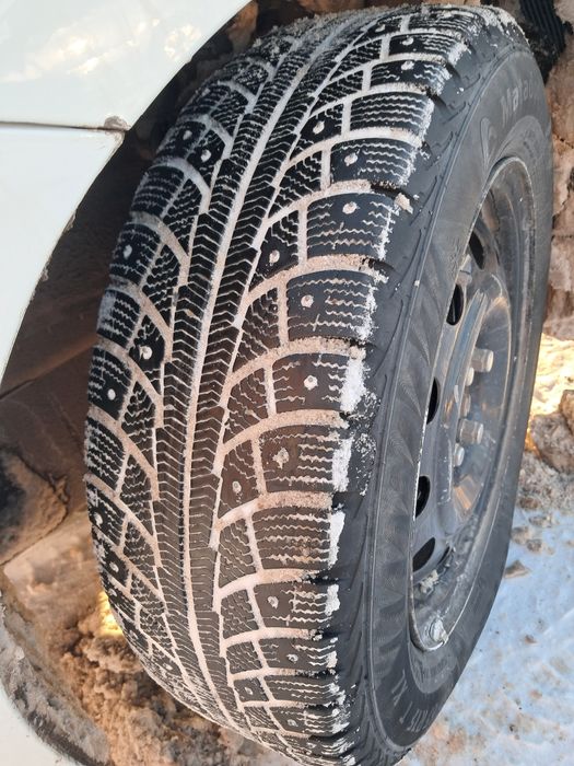 Продам диск с шиной r15 комплект