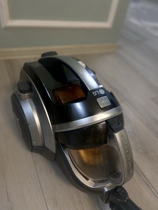 Продам пылесос LG