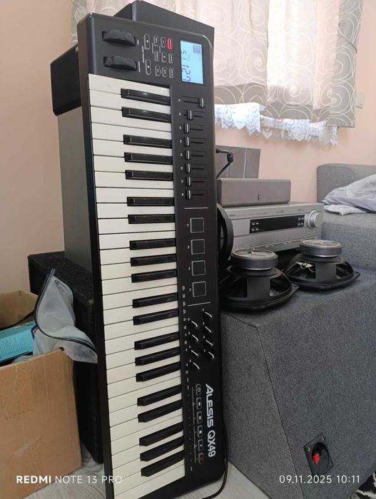 MIDI клавиатура alesis qx49