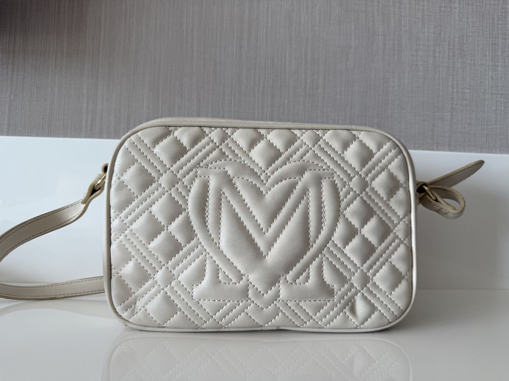 Дамска чанта Love Moschino, Guess