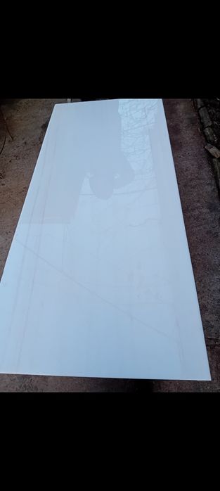 Marmură albă și neagră