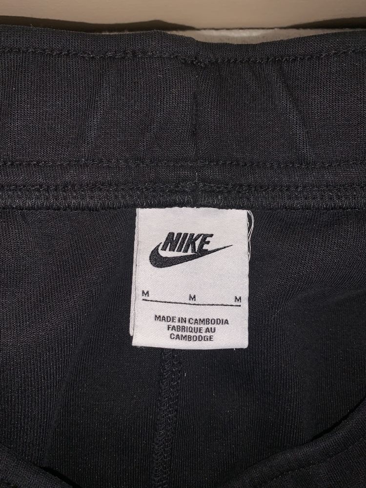 Pantaloni  Nike Tech Fleece