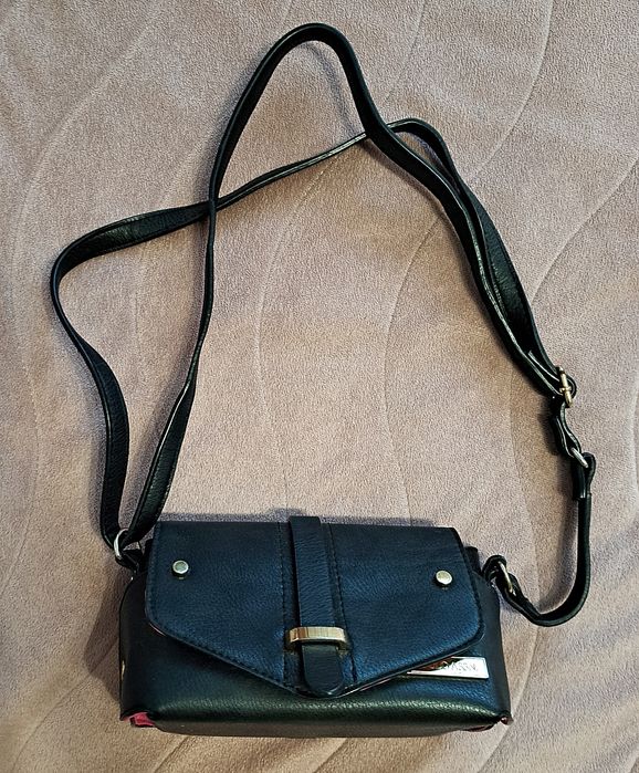 Черна малка чанта