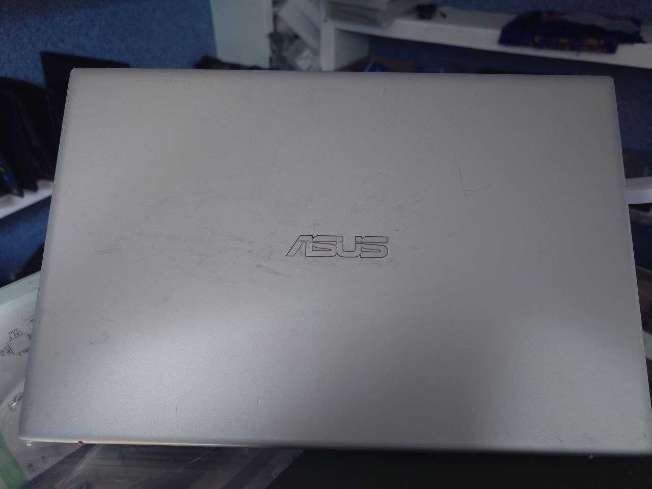 ASUS Ryzen R7-3700U/8GB RAM/SSD 256GB/14FHD ekran