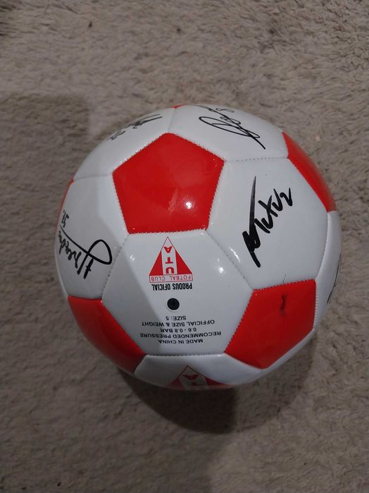 Minge semnata de toata echipa uta arad